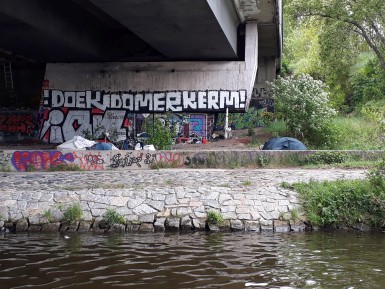 46,90 LB - sdlo bezdomovc pod mostem Barikdnk